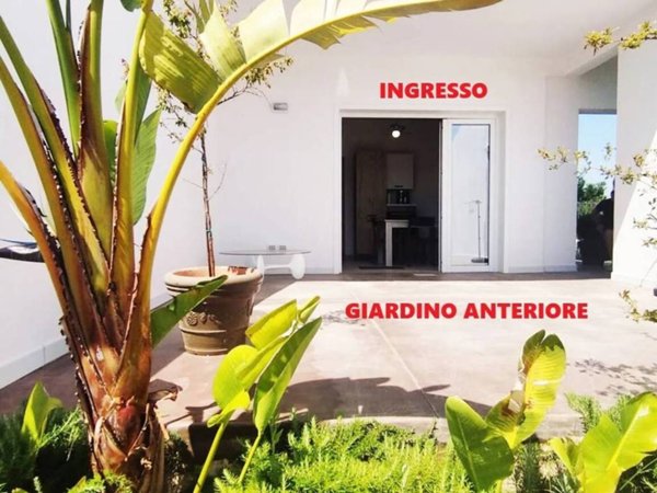 casa indipendente in vendita a Maruggio