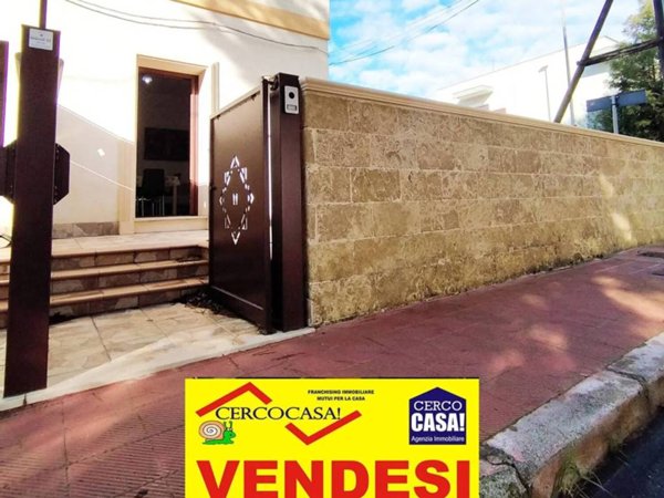 casa indipendente in vendita a Maruggio