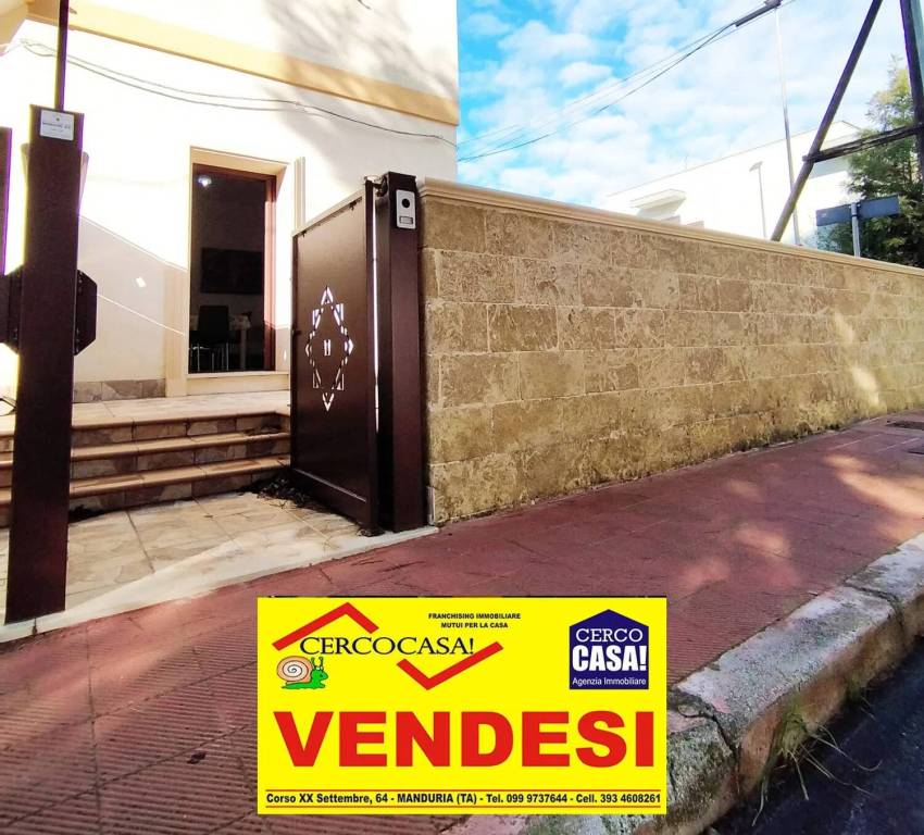 casa indipendente in vendita a Maruggio