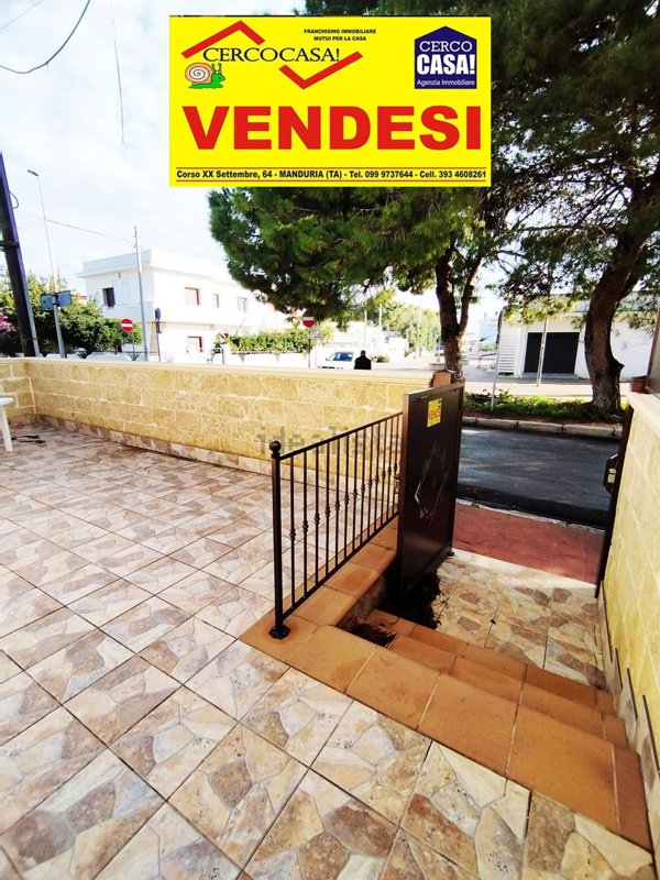 casa indipendente in vendita a Maruggio