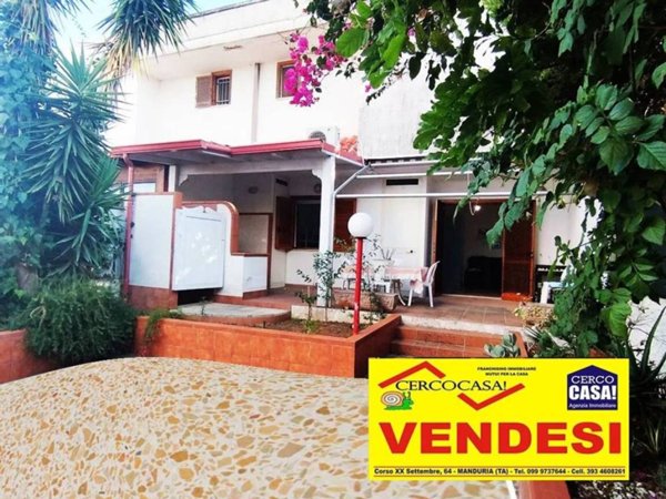 casa indipendente in vendita a Maruggio