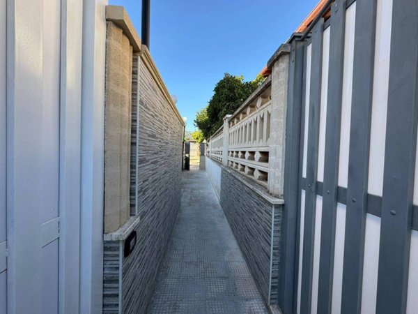 casa indipendente in vendita a Maruggio