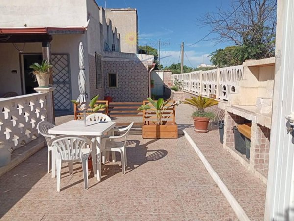 casa indipendente in vendita a Maruggio in zona Commenda