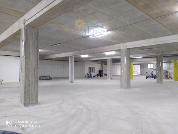 locale commerciale in vendita a Maruggio