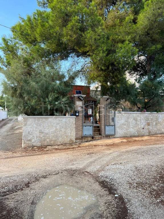 casa indipendente in vendita a Maruggio in zona Commenda