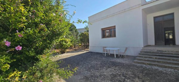 casa indipendente in vendita a Maruggio