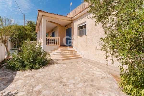 casa indipendente in vendita a Maruggio