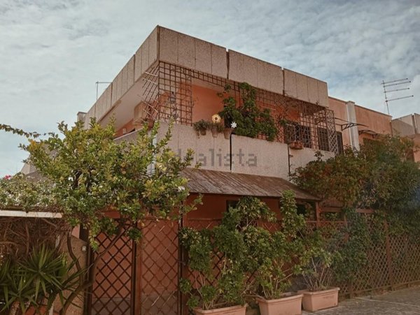 casa indipendente in vendita a Maruggio