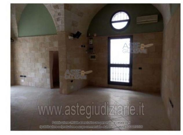 negozio in vendita a Maruggio