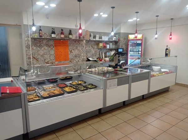 negozio in vendita a Maruggio