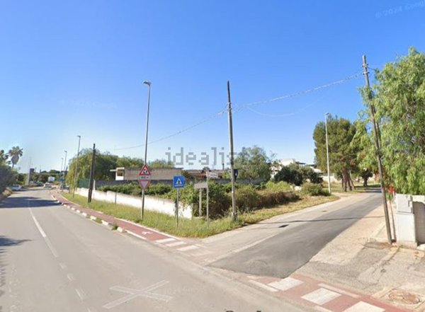 locale commerciale in vendita a Maruggio