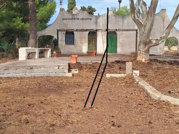 casa indipendente in vendita a Maruggio