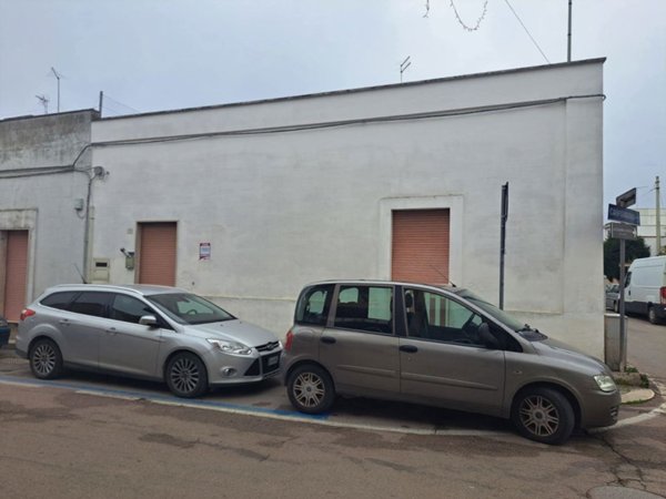 casa indipendente in vendita a Maruggio