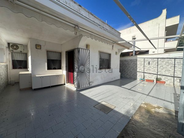 casa indipendente in vendita a Maruggio