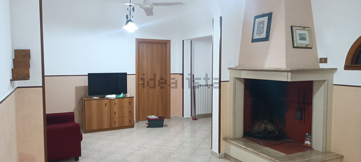 casa indipendente in vendita a Maruggio