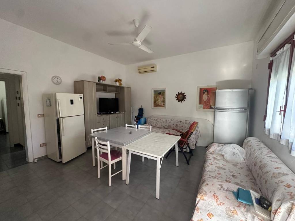 casa indipendente in vendita a Maruggio