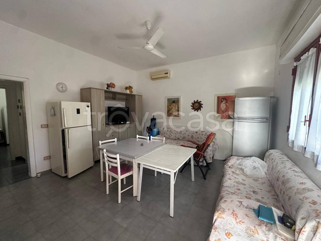 casa indipendente in vendita a Maruggio