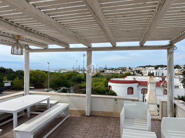 casa indipendente in vendita a Maruggio