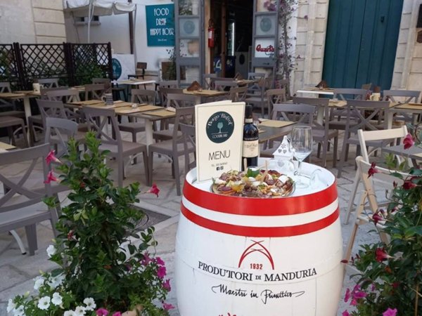 negozio in vendita a Maruggio