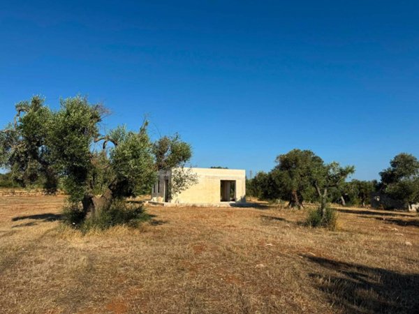 casa indipendente in vendita a Maruggio