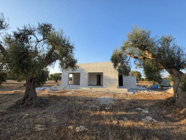 casa indipendente in vendita a Maruggio