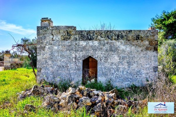 terreno edificabile in vendita a Maruggio