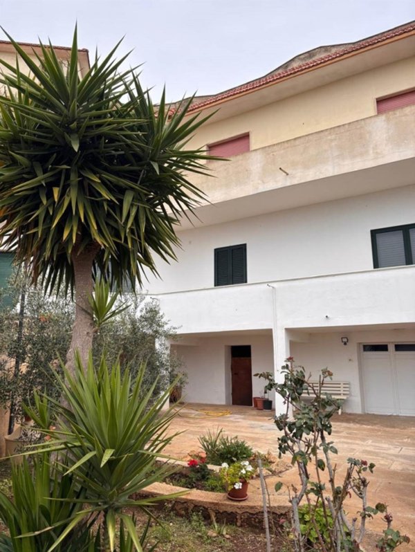 casa indipendente in vendita a Maruggio