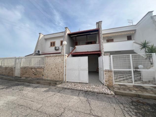 casa indipendente in vendita a Maruggio