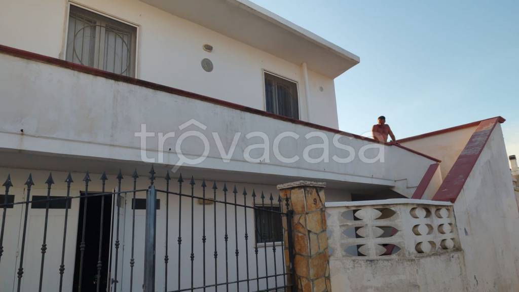 casa indipendente in vendita a Maruggio