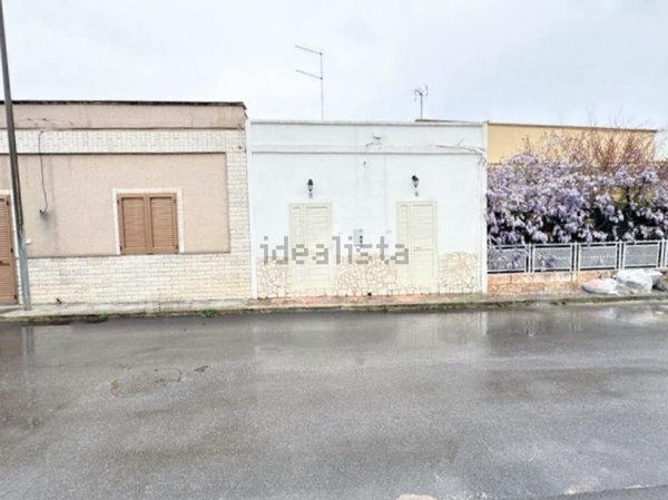 casa indipendente in vendita a Maruggio