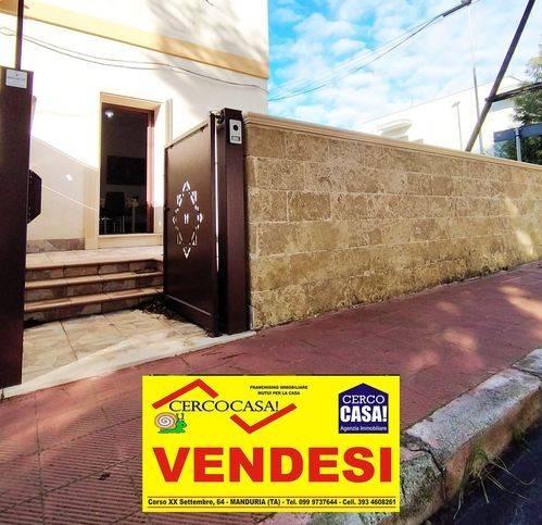 casa indipendente in vendita a Maruggio