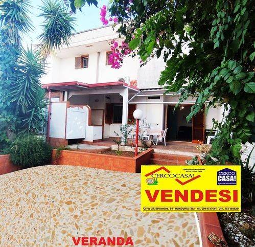 casa indipendente in vendita a Maruggio