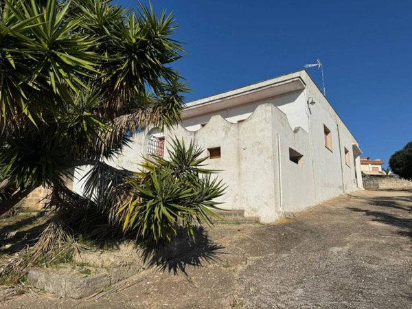 casa indipendente in vendita a Maruggio