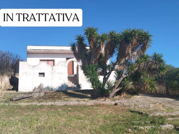 casa indipendente in vendita a Maruggio