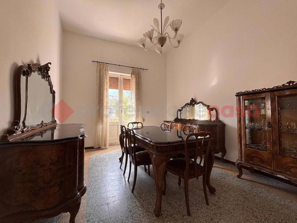 intera palazzina in vendita a Maruggio