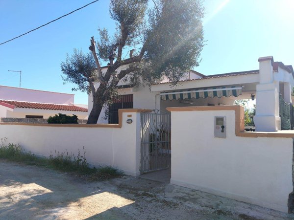 casa indipendente in vendita a Maruggio