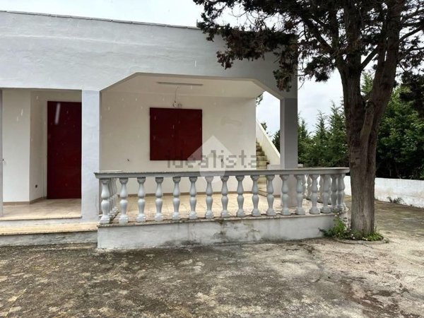 casa indipendente in vendita a Maruggio
