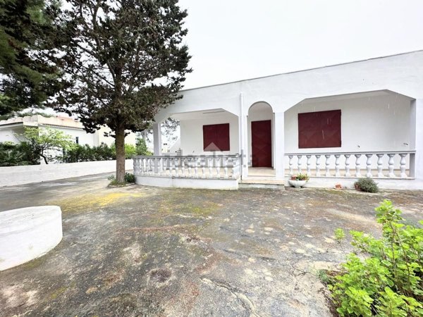 casa indipendente in vendita a Maruggio