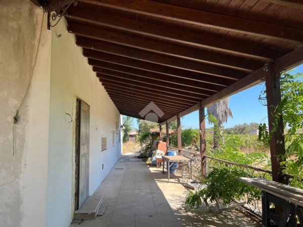 casa indipendente in vendita a Maruggio in zona Acqua Dolce