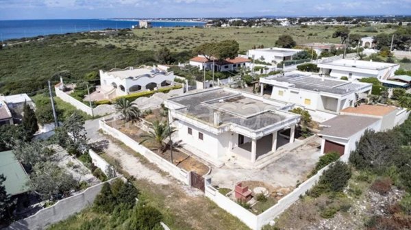 casa indipendente in vendita a Maruggio