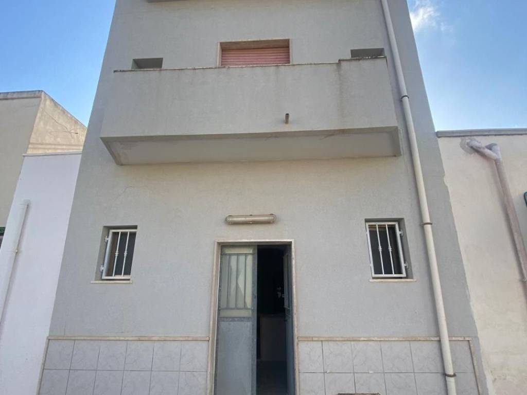 casa indipendente in vendita a Maruggio in zona Acqua Dolce