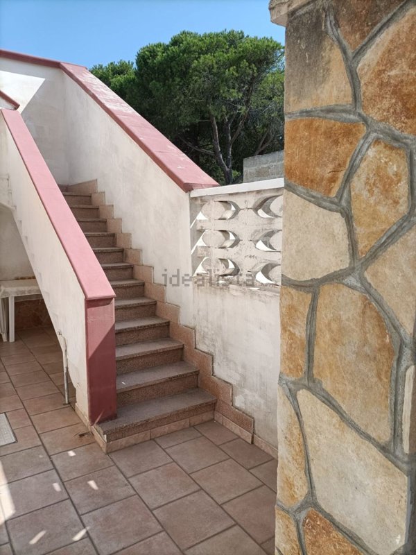 casa indipendente in vendita a Maruggio