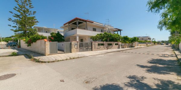 casa indipendente in vendita a Maruggio in zona Mirante