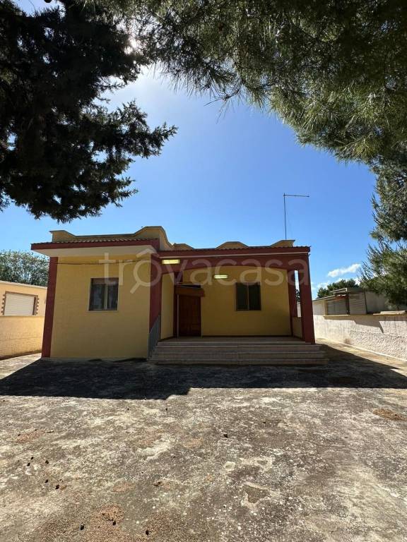 casa indipendente in vendita a Maruggio in zona Acqua Dolce