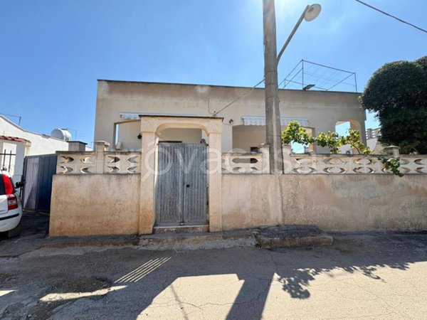 casa indipendente in vendita a Maruggio in zona Acqua Dolce