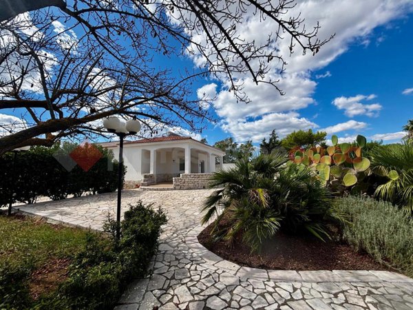 casa indipendente in vendita a Maruggio in zona Mirante