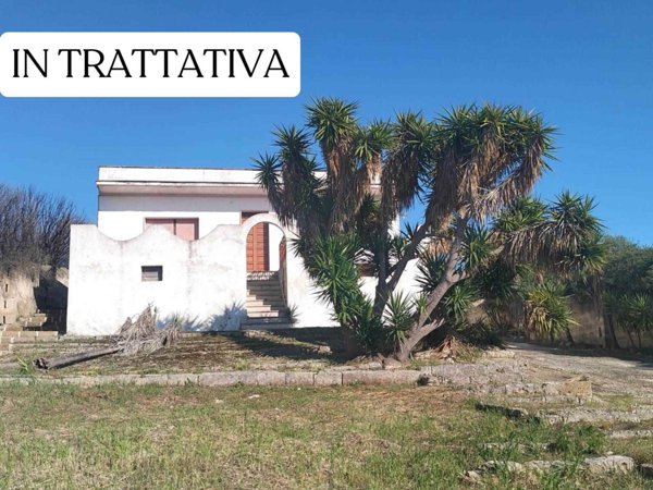casa indipendente in vendita a Maruggio
