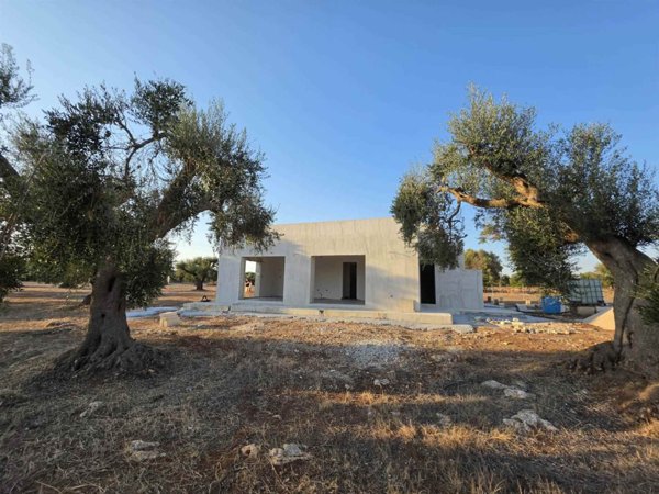 casa indipendente in vendita a Maruggio