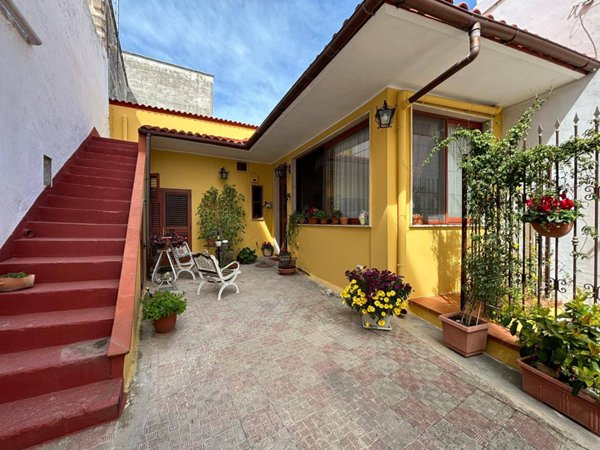 casa indipendente in vendita a Massafra