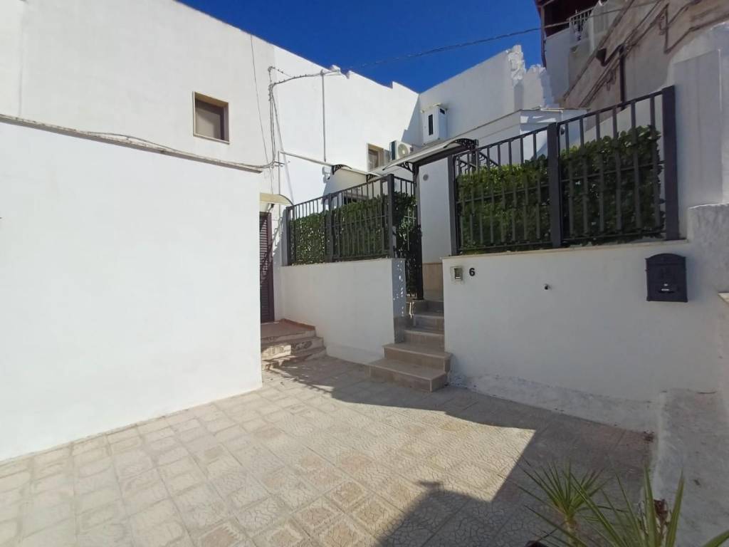 casa indipendente in vendita a Massafra